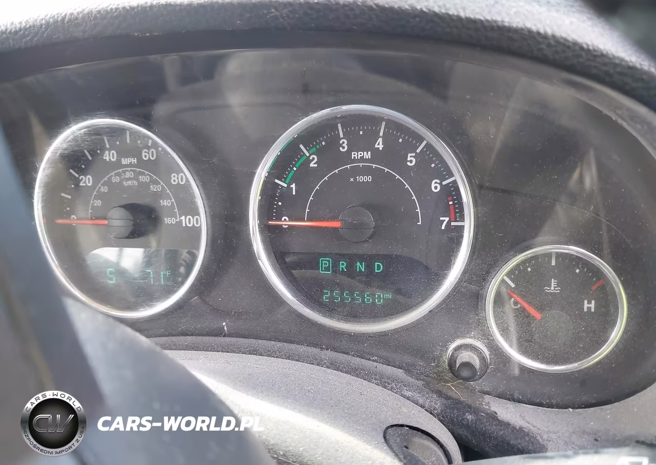 2015 Jeep Wrangler Unlimited Sport Rhd VIN:1C4BJWKG0FL652031 - 7