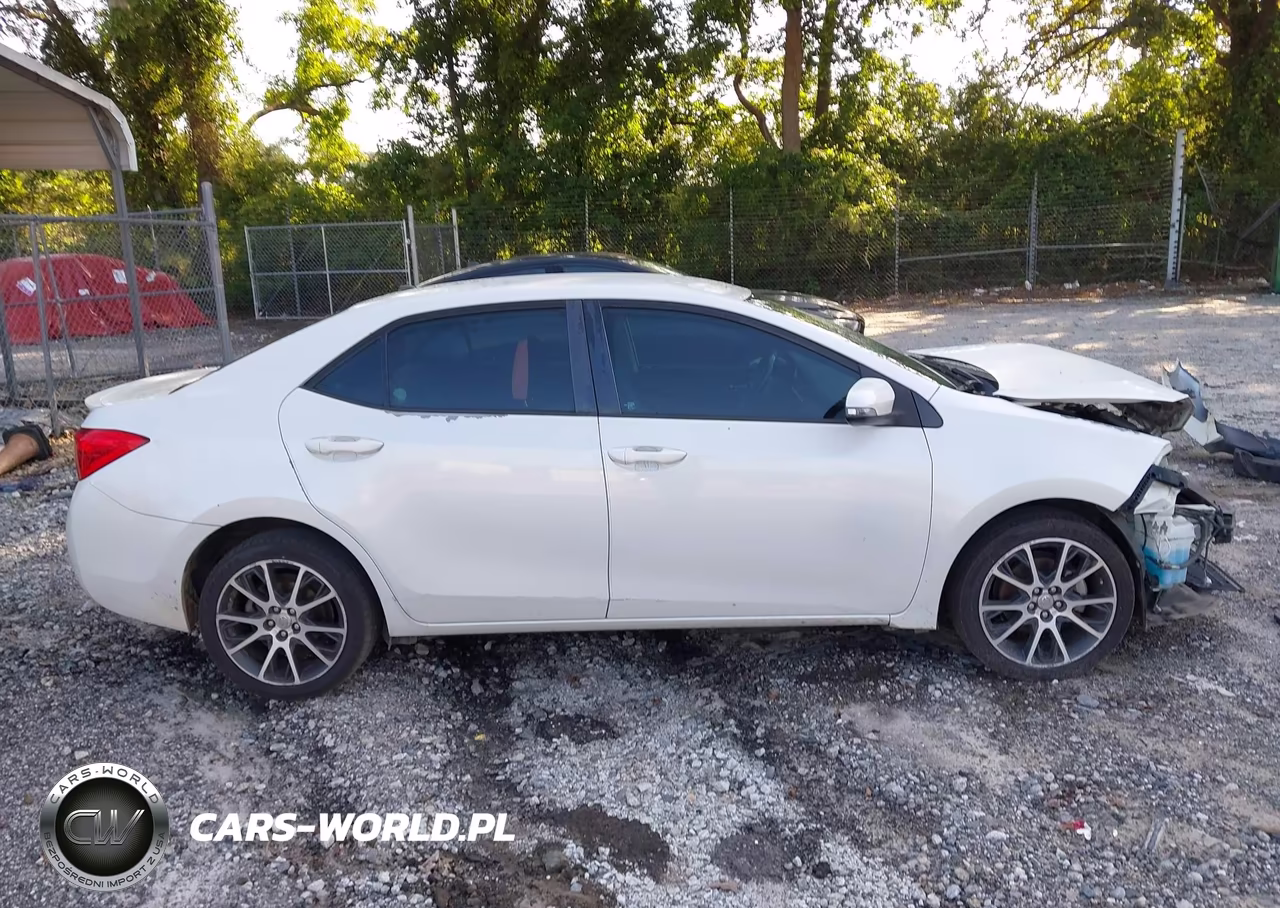 2017 Toyota Corolla Se Special Edition VIN:5YFBURHEXHP642485 - 13