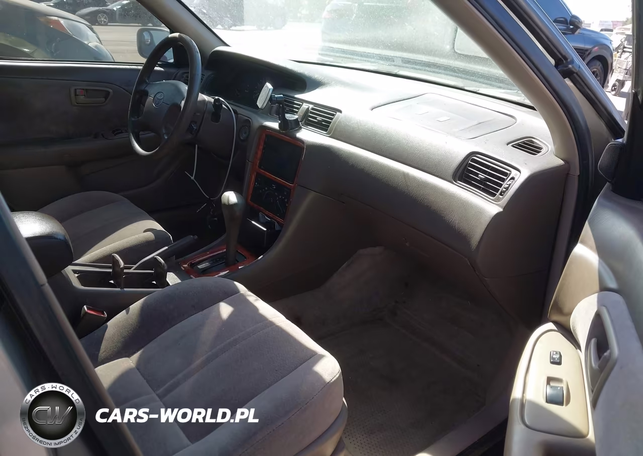 1998 Toyota Camry Le VIN:JT2BG22K8W0132861 - 5