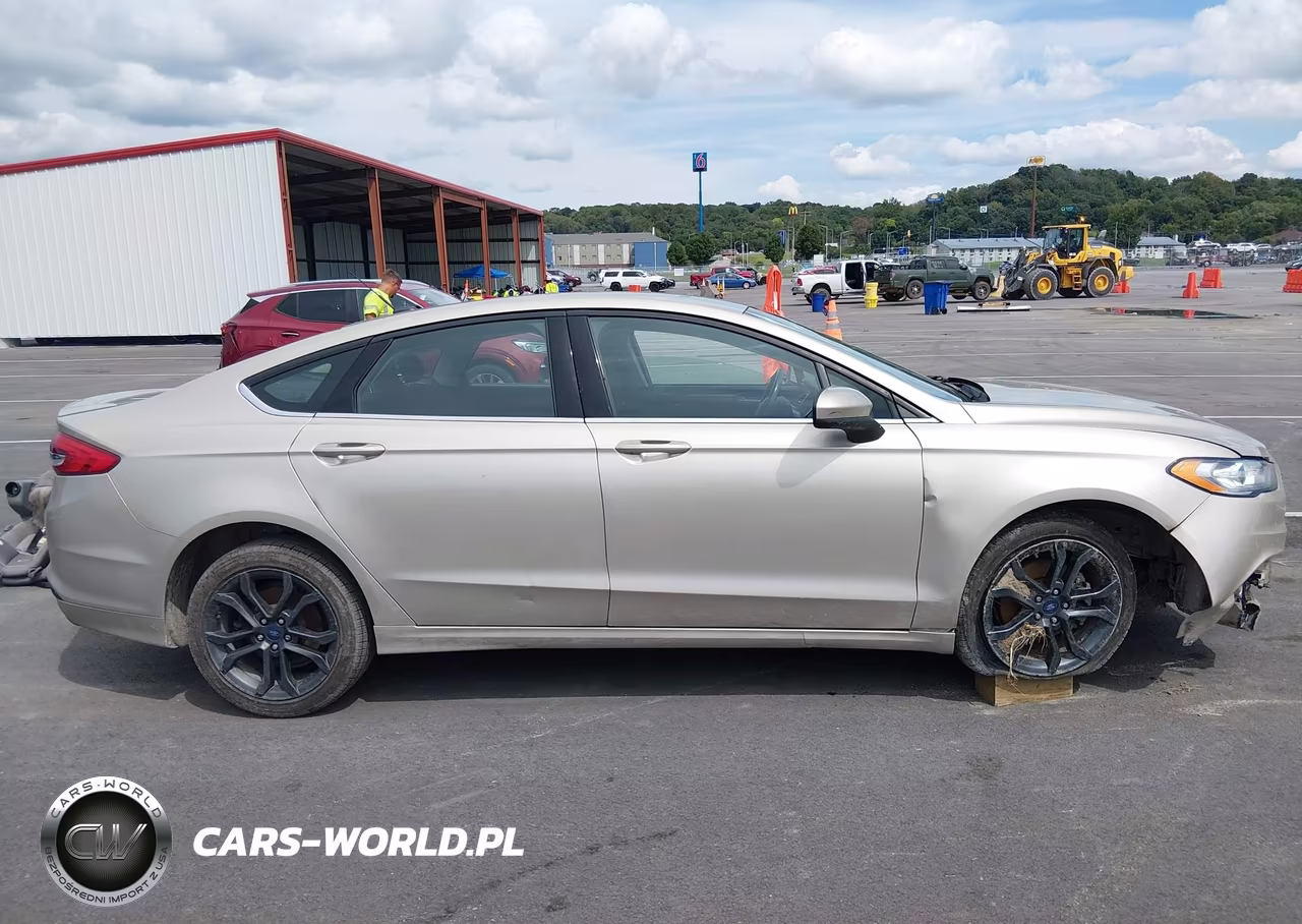 2018 Ford Fusion S VIN:3FA6P0G72JR136551 - 10