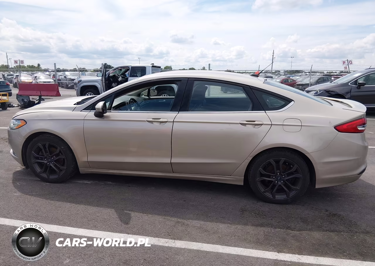 2018 Ford Fusion S VIN:3FA6P0G72JR136551 - 11