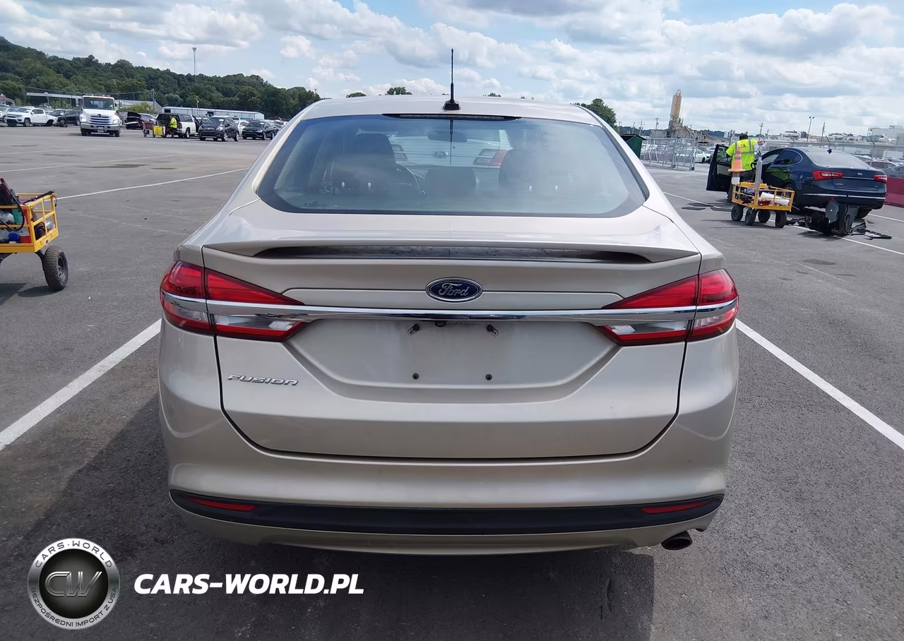 2018 Ford Fusion S VIN:3FA6P0G72JR136551 - 13