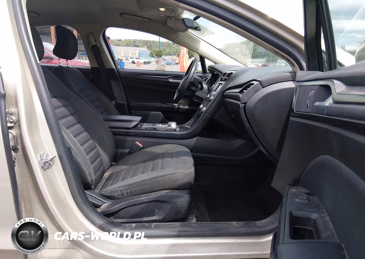 2018 Ford Fusion S VIN:3FA6P0G72JR136551 - 3