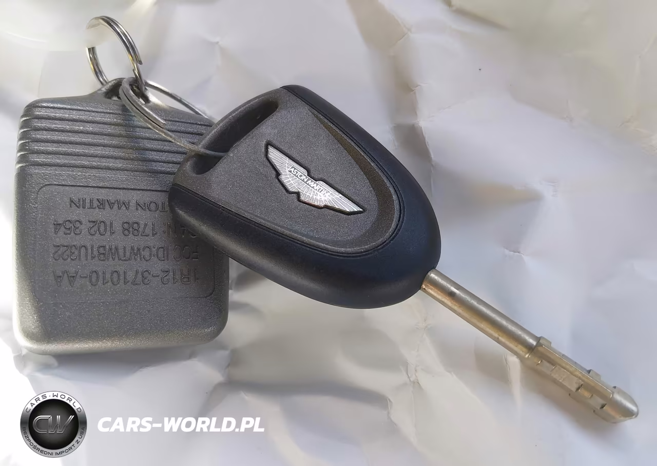 2003 Aston Martin Vanquish V12 VIN:SCFAC233X3B500593 - 11