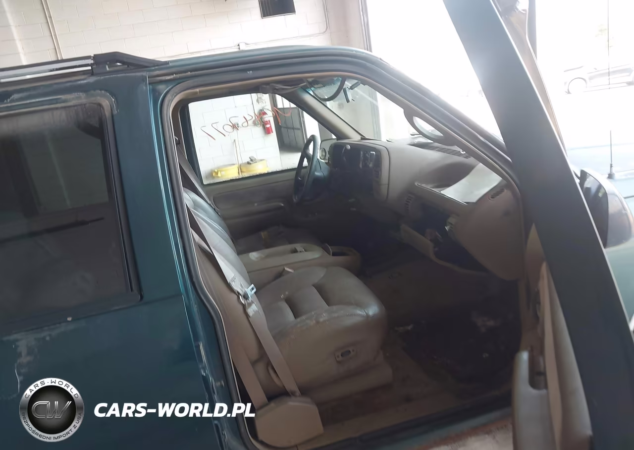1995 Chevrolet Suburban K1500 VIN:1GNFK16K7SJ377934 - 5