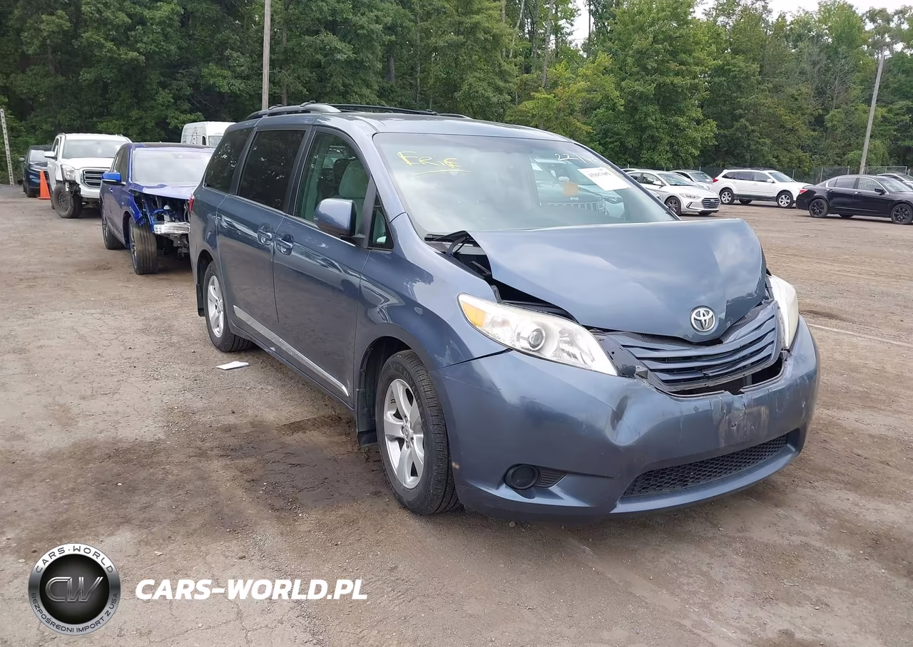 2016 Toyota Sienna Le 8 Passenger