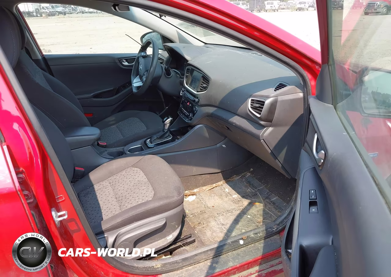 2019 Hyundai Ioniq Hybrid Blue VIN:KMHC65LCXKU174289 - 5