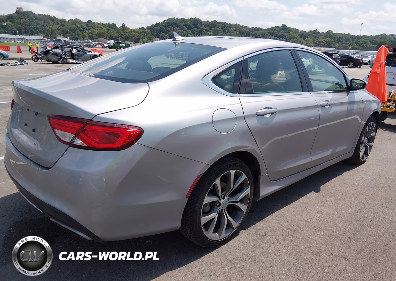2015 Chrysler 200 C VIN:1C3CCCEG2FN553616 - 4