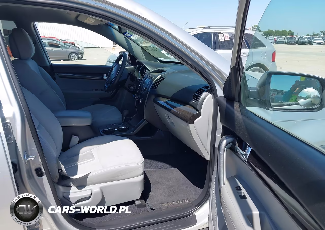 2013 Kia Sorento Lx VIN:5XYKT3A65DG407638 - 5