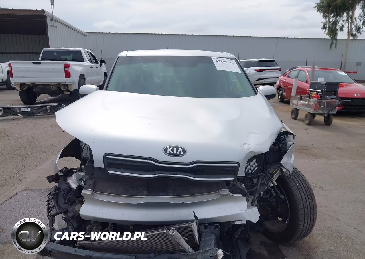 2018 Kia Soul + VIN:KNDJP3A55J7608553 - 12