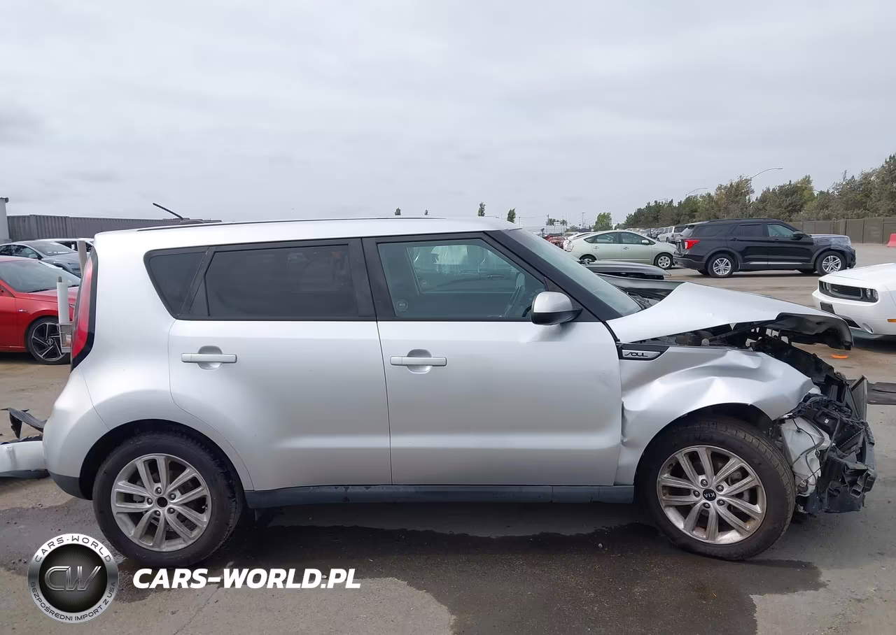 2018 Kia Soul + VIN:KNDJP3A55J7608553 - 13