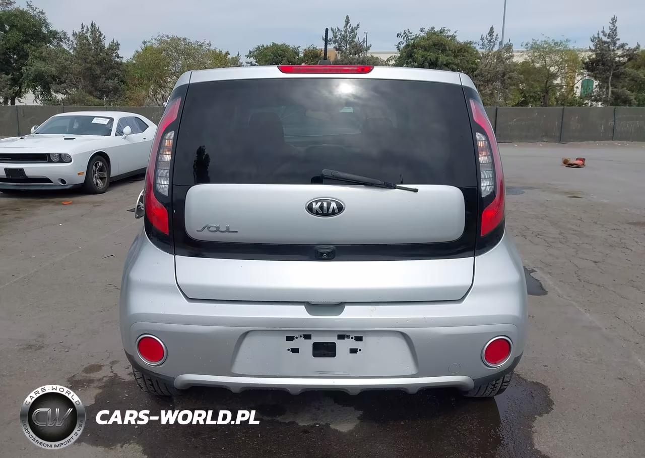 2018 Kia Soul + VIN:KNDJP3A55J7608553 - 16