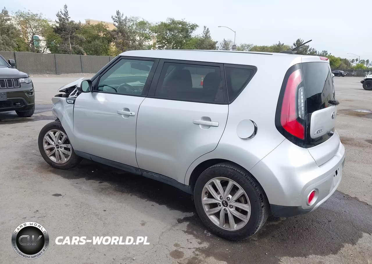 2018 Kia Soul + VIN:KNDJP3A55J7608553 - 3