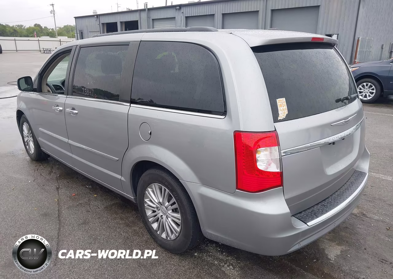 2015 Chrysler Town & Country Touring-L VIN:2C4RC1CG6FR742947 - 3