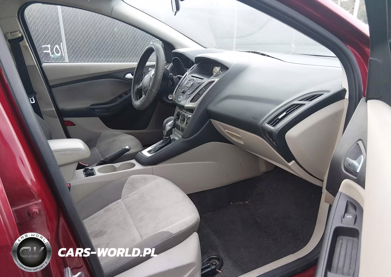 2014 Ford Focus Se VIN:1FADP3F28EL159853 - 5