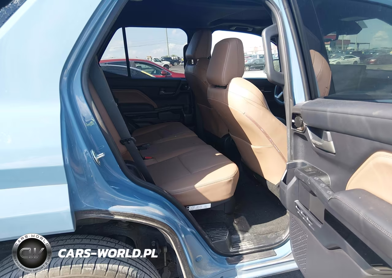 2025 Toyota 4Runner Limited VIN:JTEVA5BR6S5065965 - 8