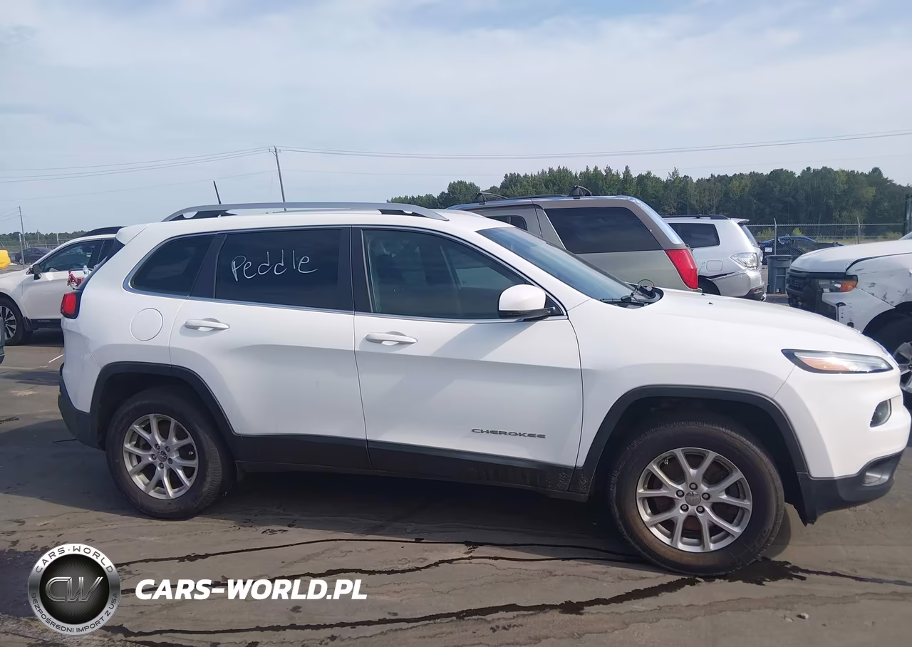 2016 Jeep Cherokee Latitude VIN:1C4PJMCB4GW183068 - 13