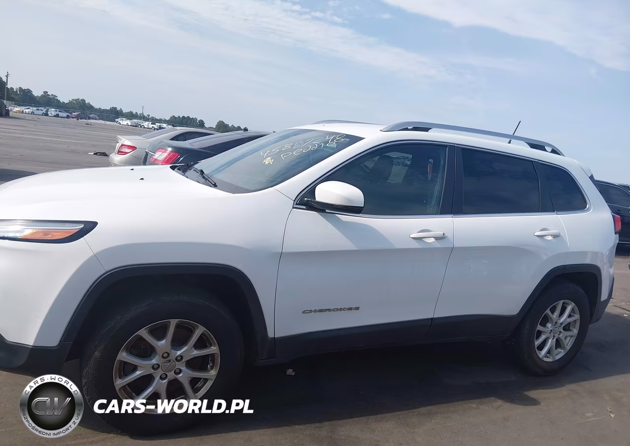 2016 Jeep Cherokee Latitude VIN:1C4PJMCB4GW183068 - 14