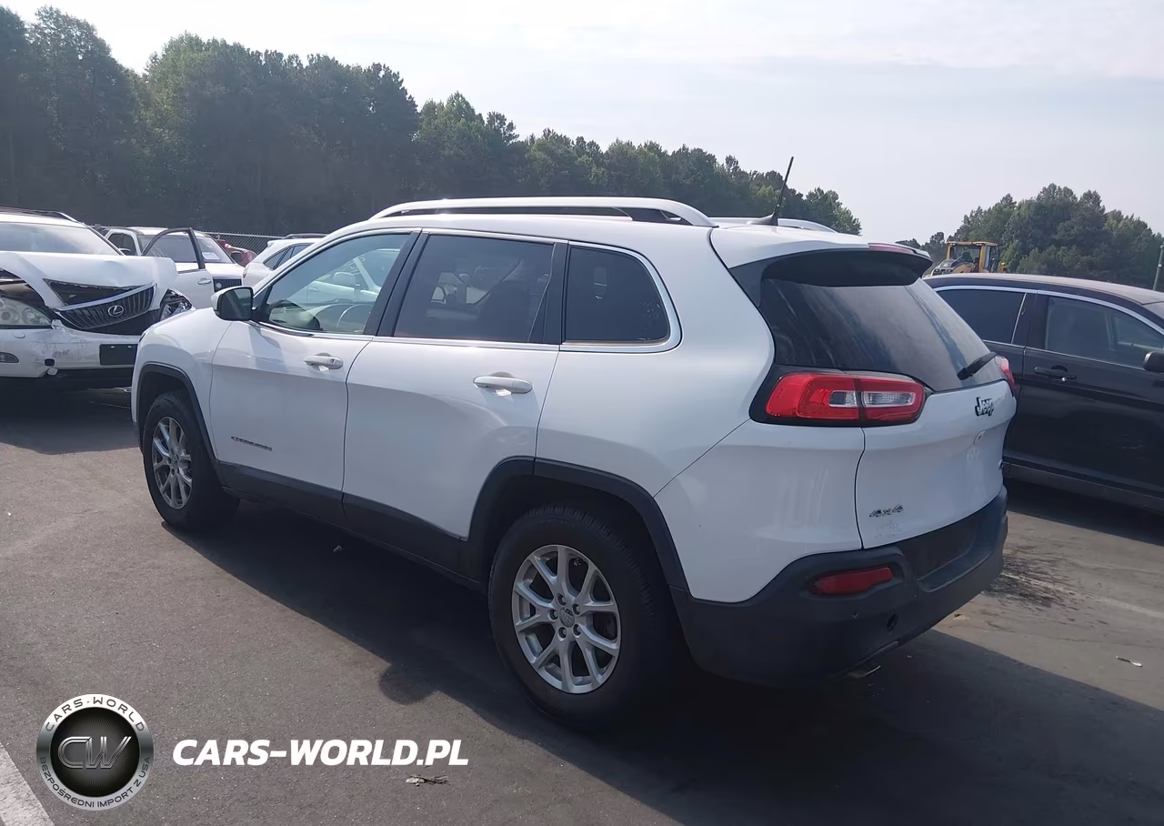 2016 Jeep Cherokee Latitude VIN:1C4PJMCB4GW183068 - 3