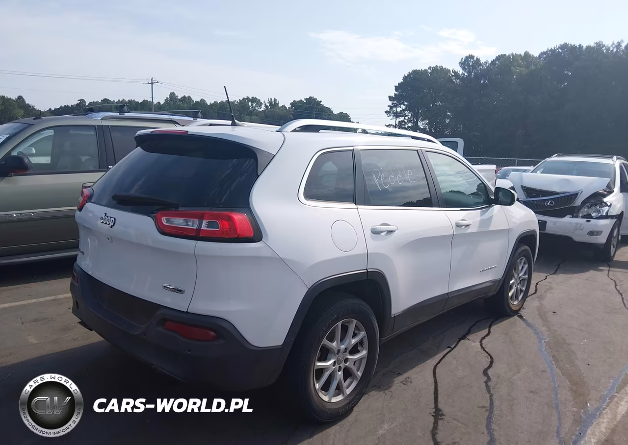 2016 Jeep Cherokee Latitude VIN:1C4PJMCB4GW183068 - 4