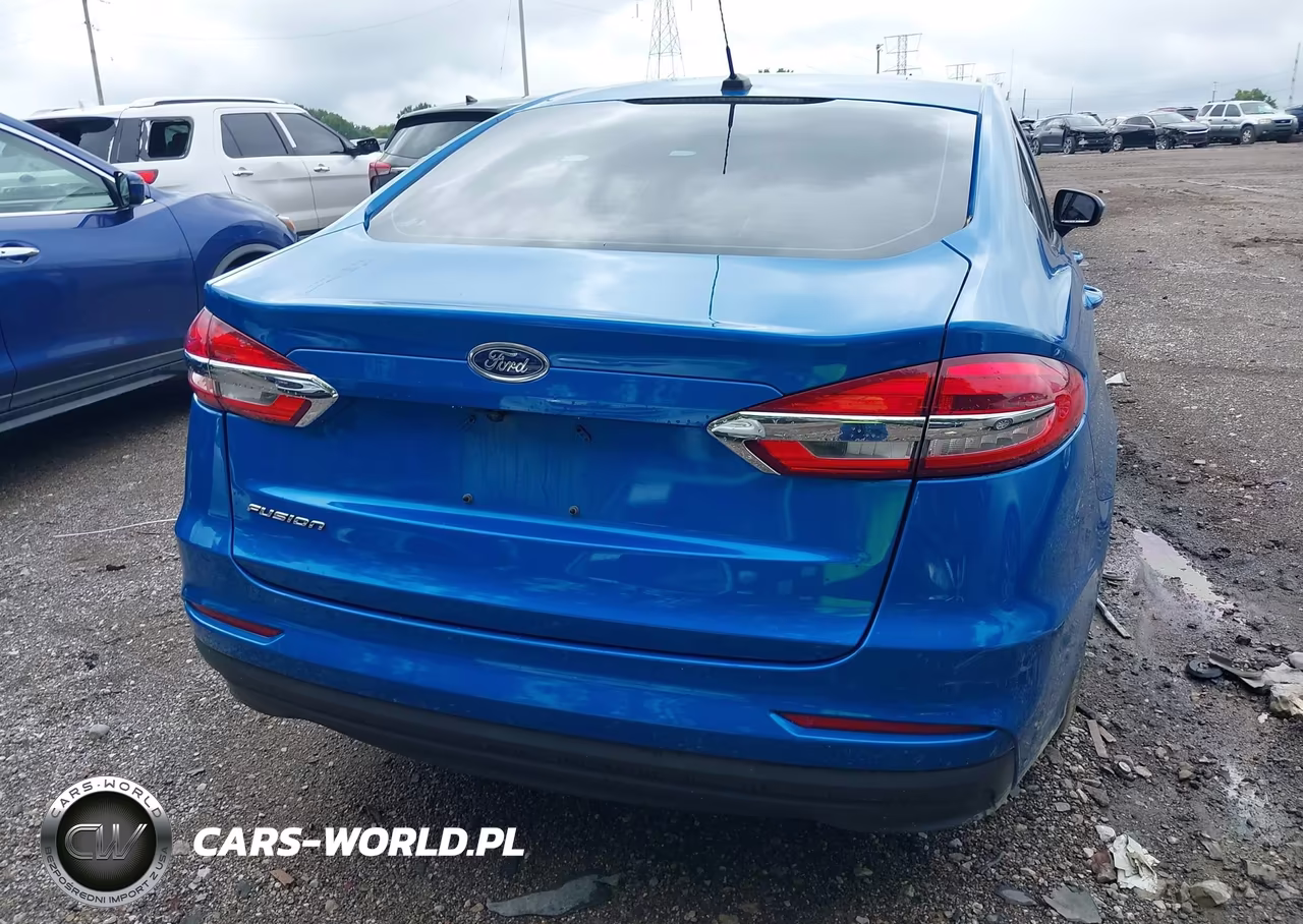2019 Ford Fusion S VIN:3FA6P0G74KR130591 - 16