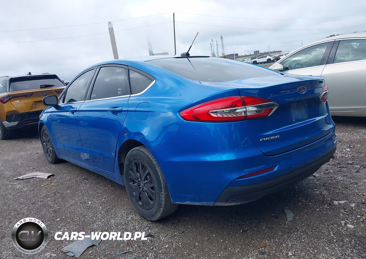 2019 Ford Fusion S VIN:3FA6P0G74KR130591 - 3
