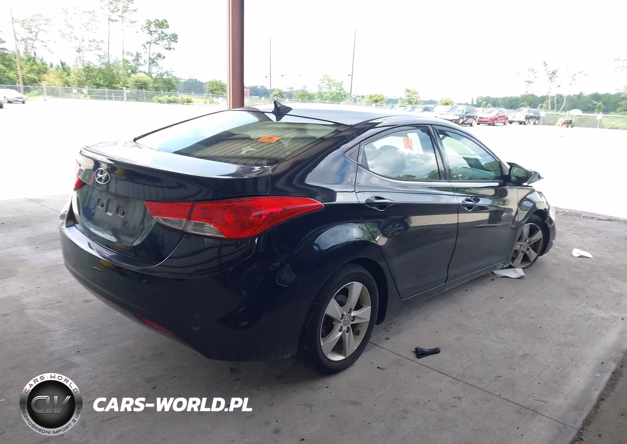 2013 Hyundai Elantra Gls VIN:5NPDH4AE3DH388782 - 4