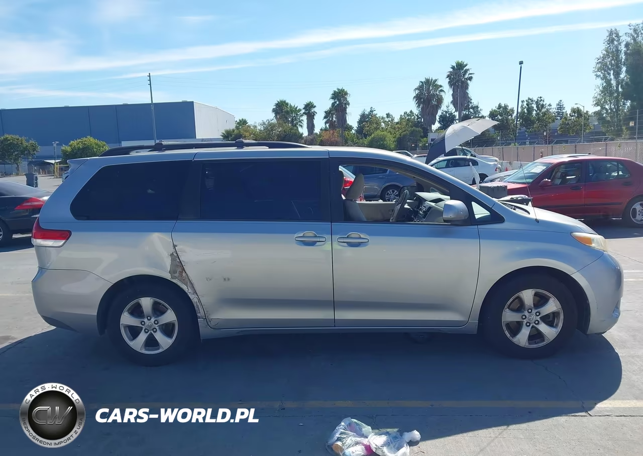 2011 Toyota Sienna Le V6 VIN:5TDKK3DC3BS073324 - 13