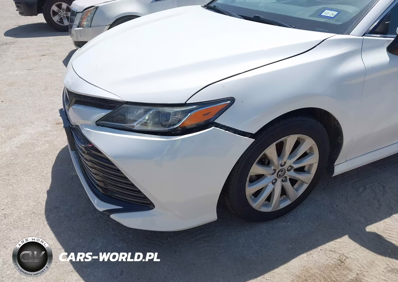 2018 Toyota Camry Le VIN:4T1B11HKXJU055790 - 6
