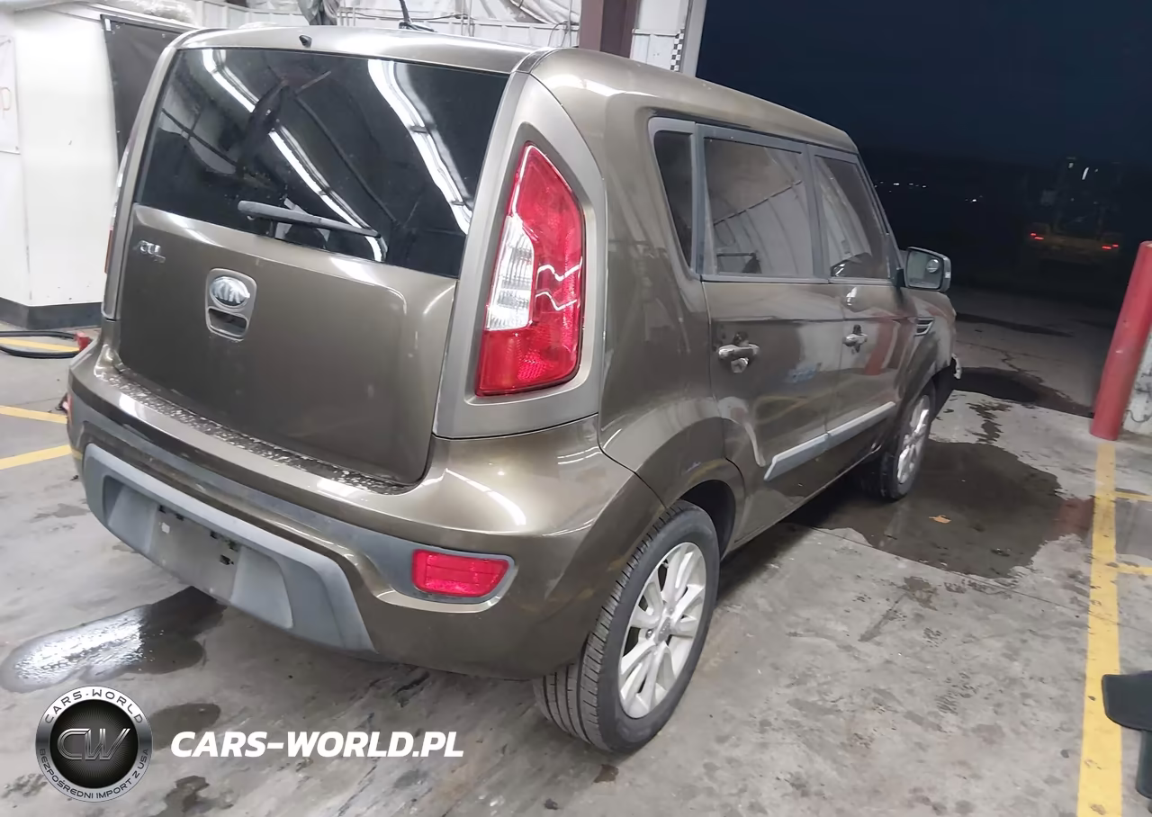 2013 Kia Soul + VIN:KNDJT2A61D7557443 - 4