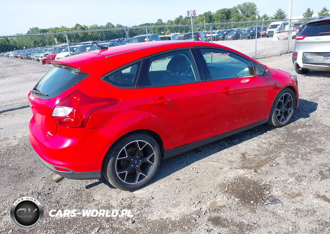 2014 Ford Focus Se VIN:1FADP3K2XEL320550 - 4