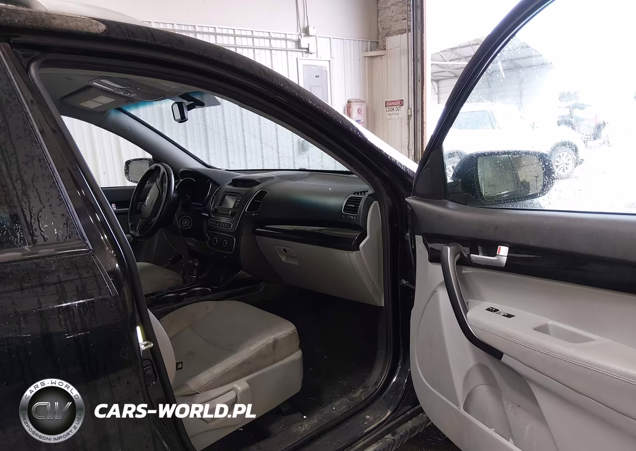 2015 Kia Sorento Lx VIN:5XYKTCA65FG587335 - 5