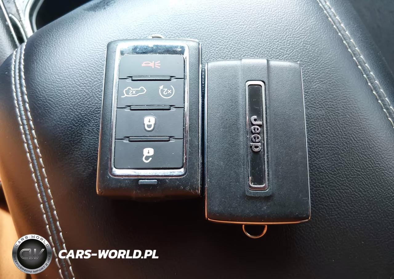 2023 Jeep Grand Cherokee L Laredo 4X4 VIN:1C4RJKAGXP8728495 - 11