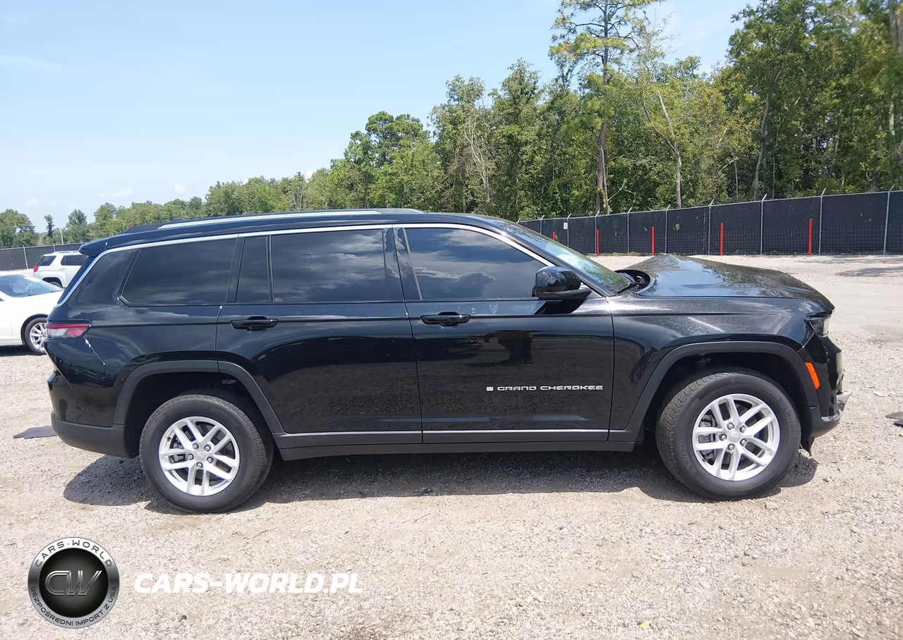 2023 Jeep Grand Cherokee L Laredo 4X4 VIN:1C4RJKAGXP8728495 - 13