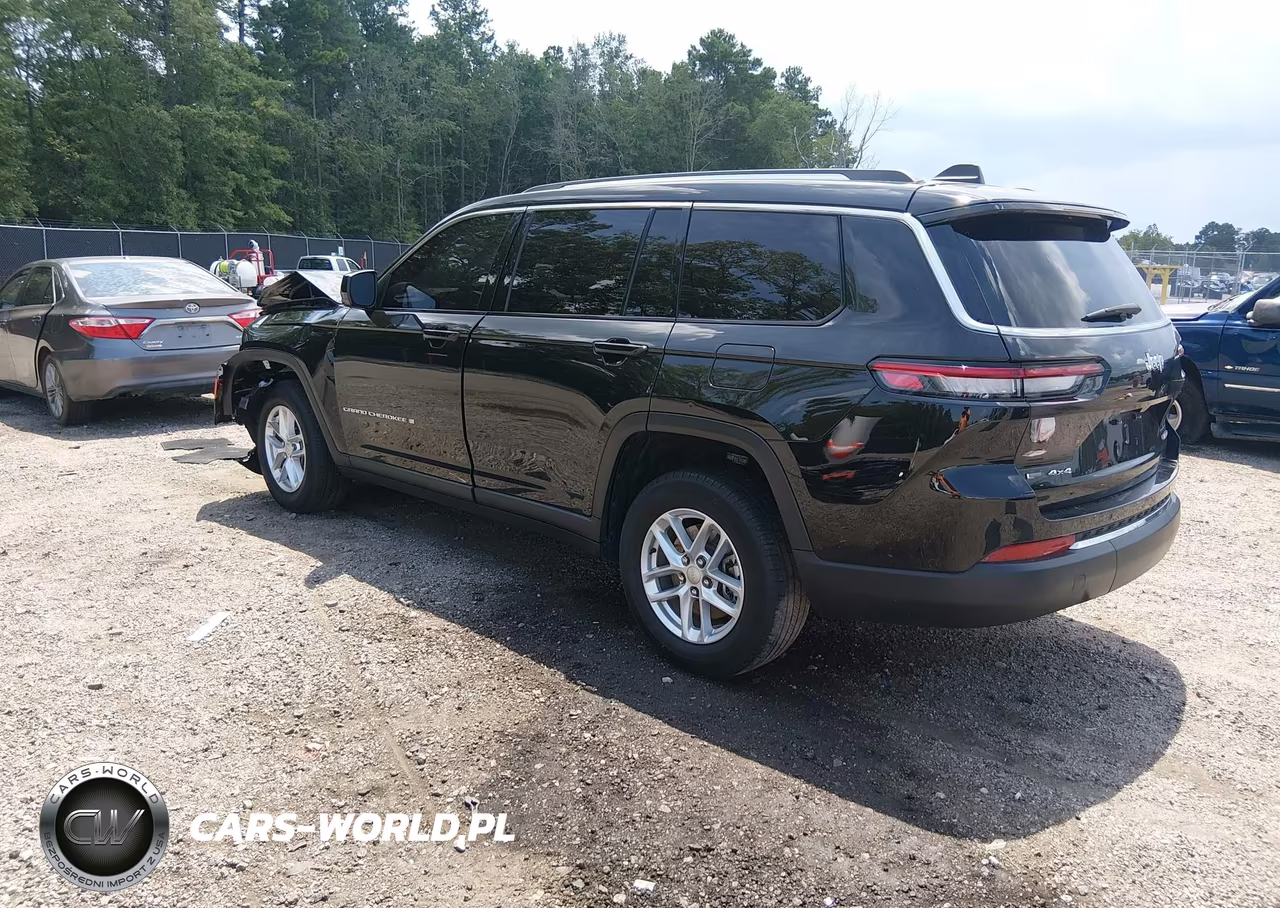 2023 Jeep Grand Cherokee L Laredo 4X4 VIN:1C4RJKAGXP8728495 - 3