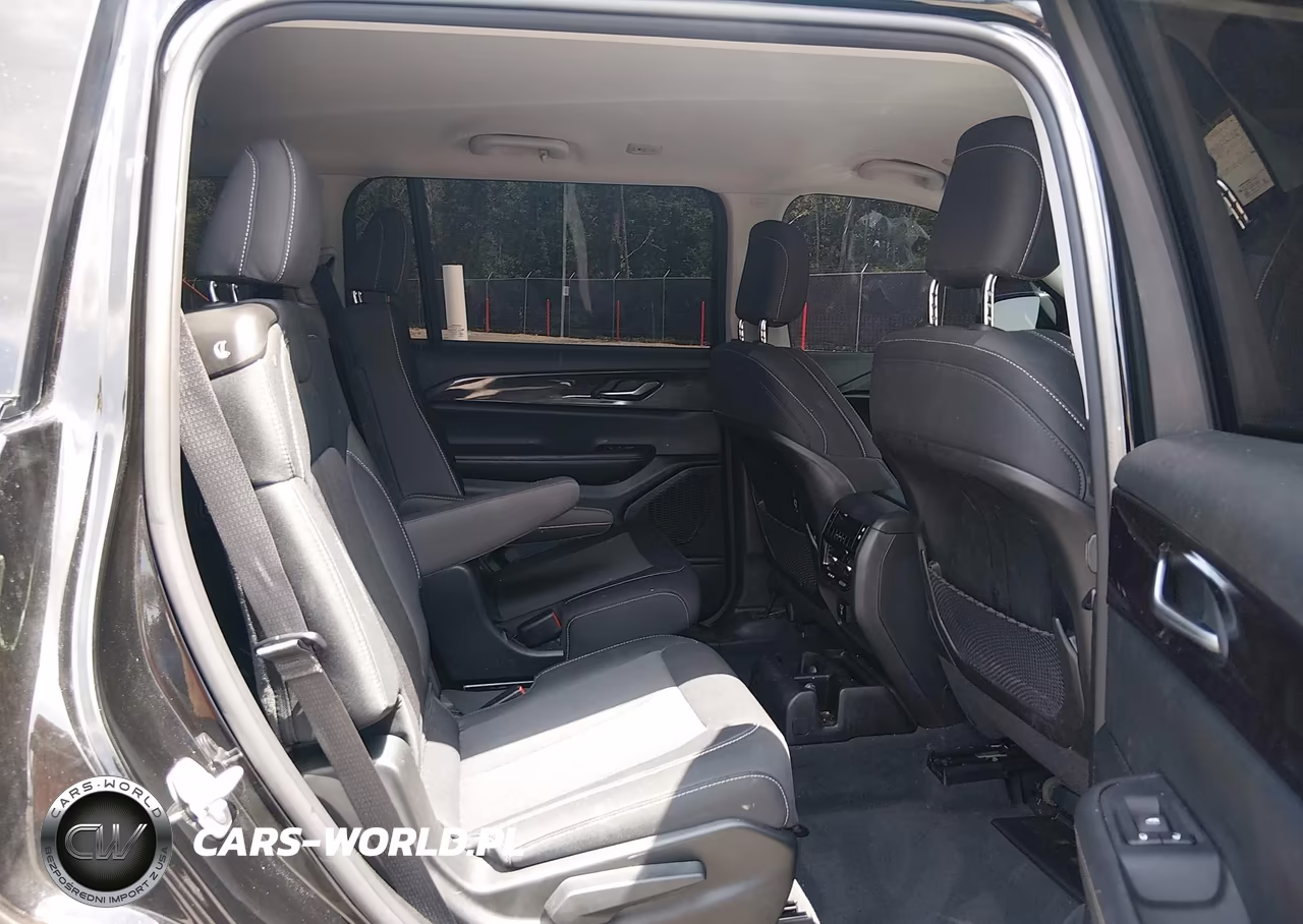 2023 Jeep Grand Cherokee L Laredo 4X4 VIN:1C4RJKAGXP8728495 - 8