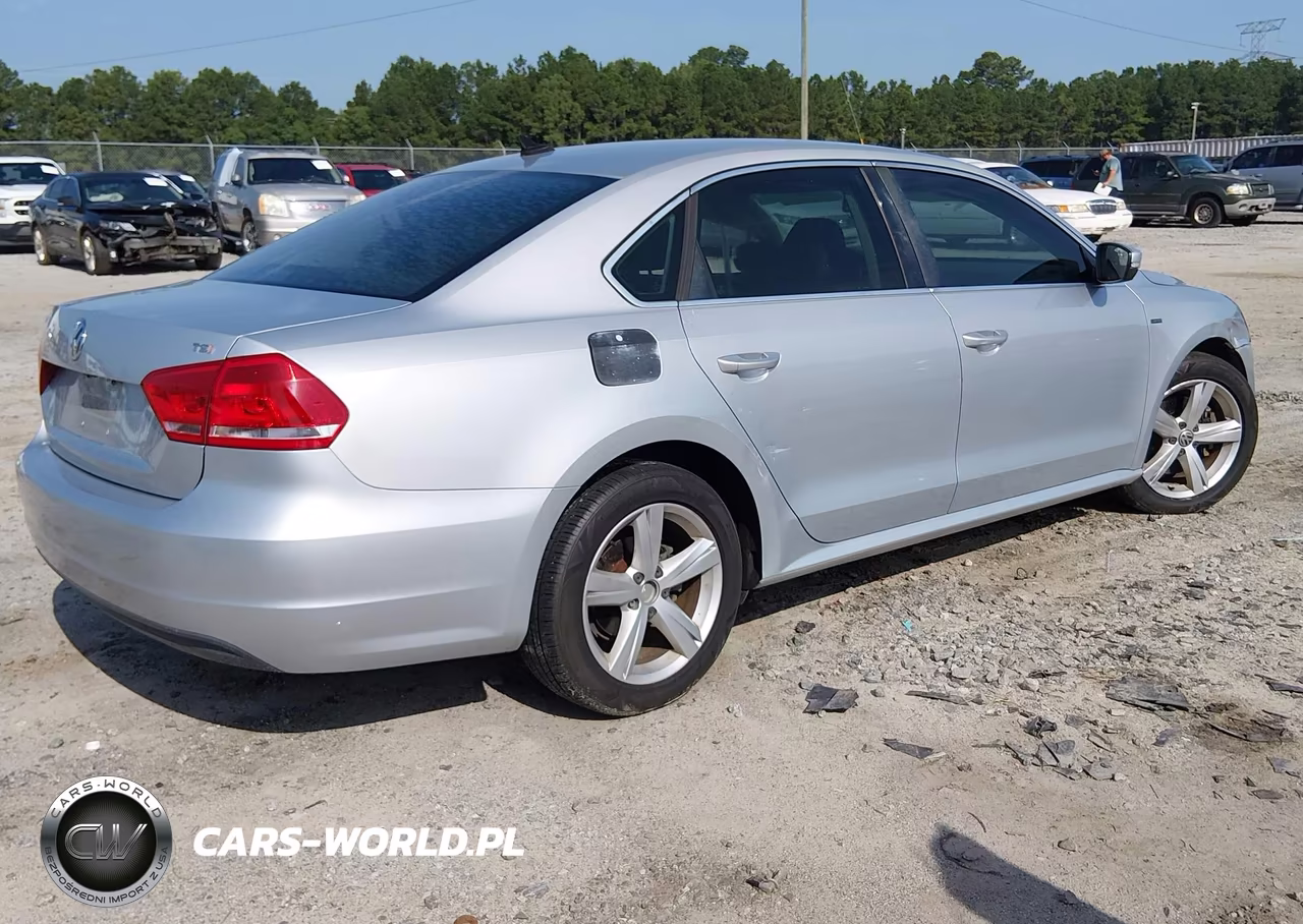 2015 Volkswagen Passat 1.8T Limited Edition VIN:1VWAS7A34FC111428 - 4