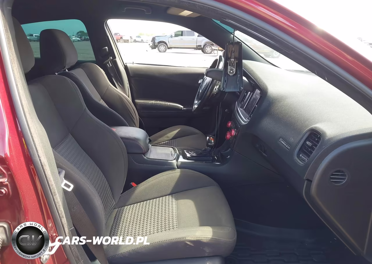 2019 Dodge Charger R VIN:2C3CDXCT8KH726451 - 5