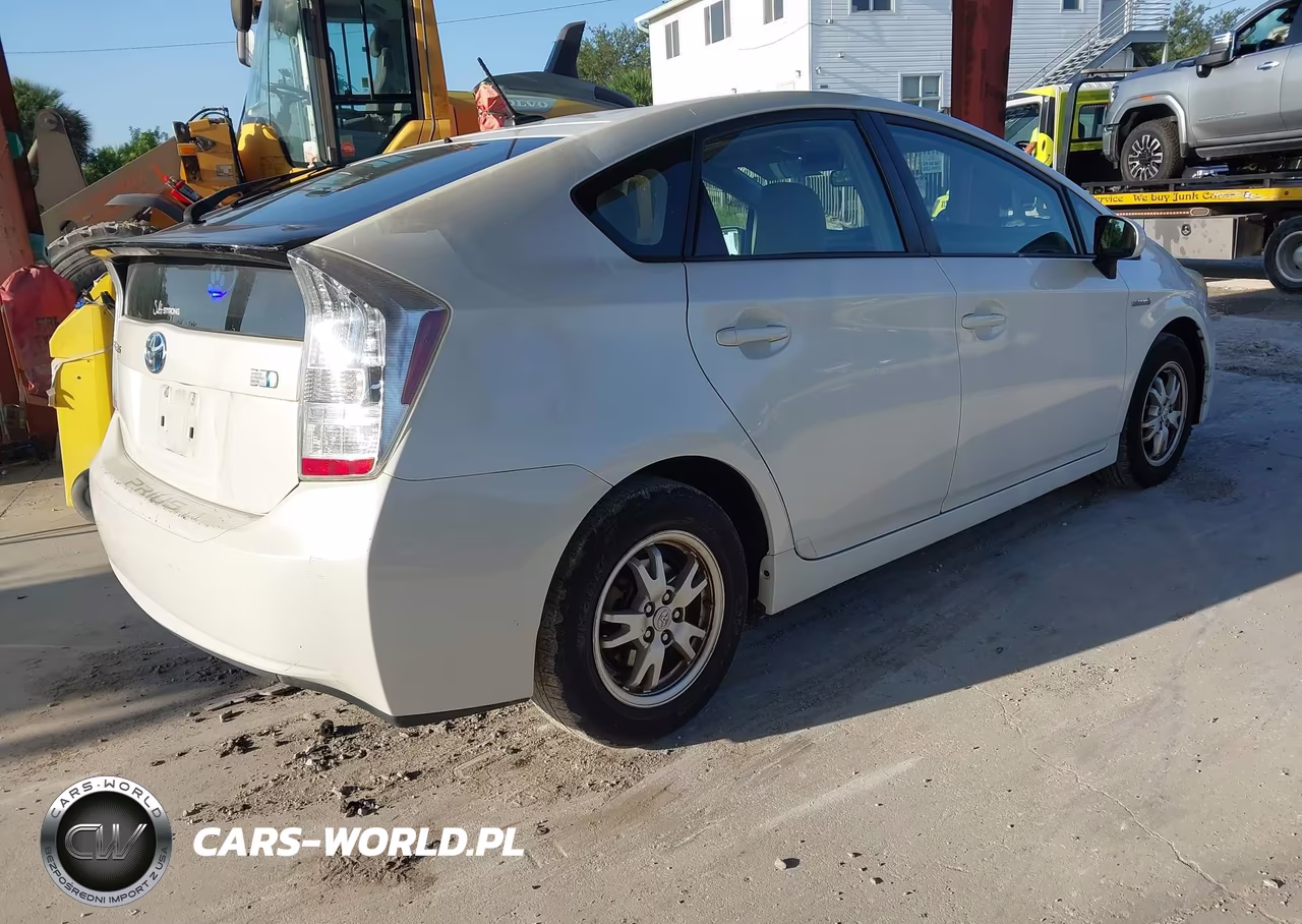 2010 Toyota Prius Ii VIN:JTDKN3DU3A0058873 - 4