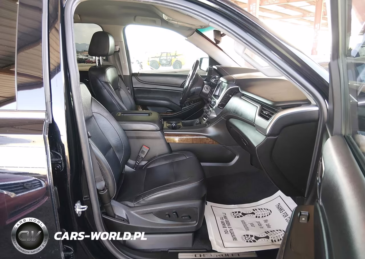 2019 Chevrolet Suburban Lt VIN:1GNSCHKC0KR129402 - 5