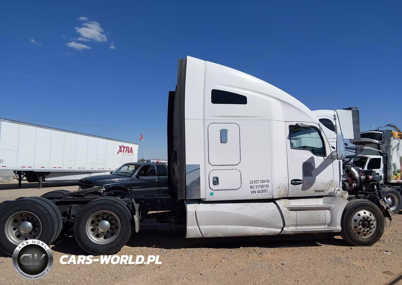 2015 Kenworth Construction T680 VIN:1XKYD49XXFJ442693 - 13