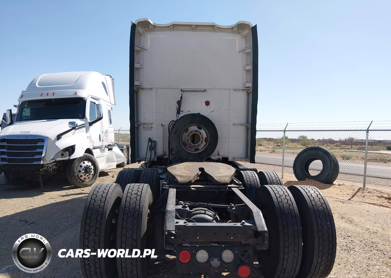 2015 Kenworth Construction T680 VIN:1XKYD49XXFJ442693 - 15
