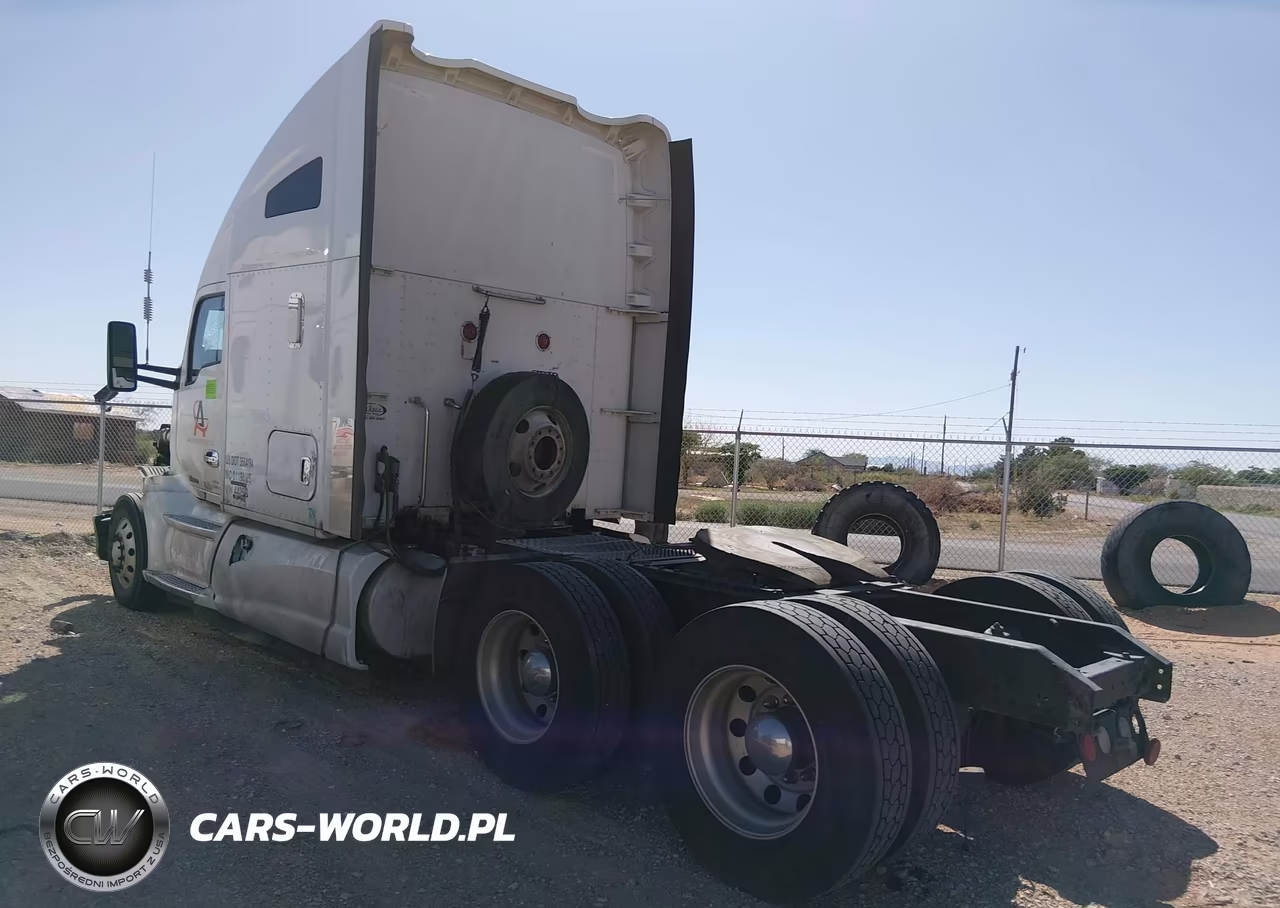 2015 Kenworth Construction T680 VIN:1XKYD49XXFJ442693 - 3