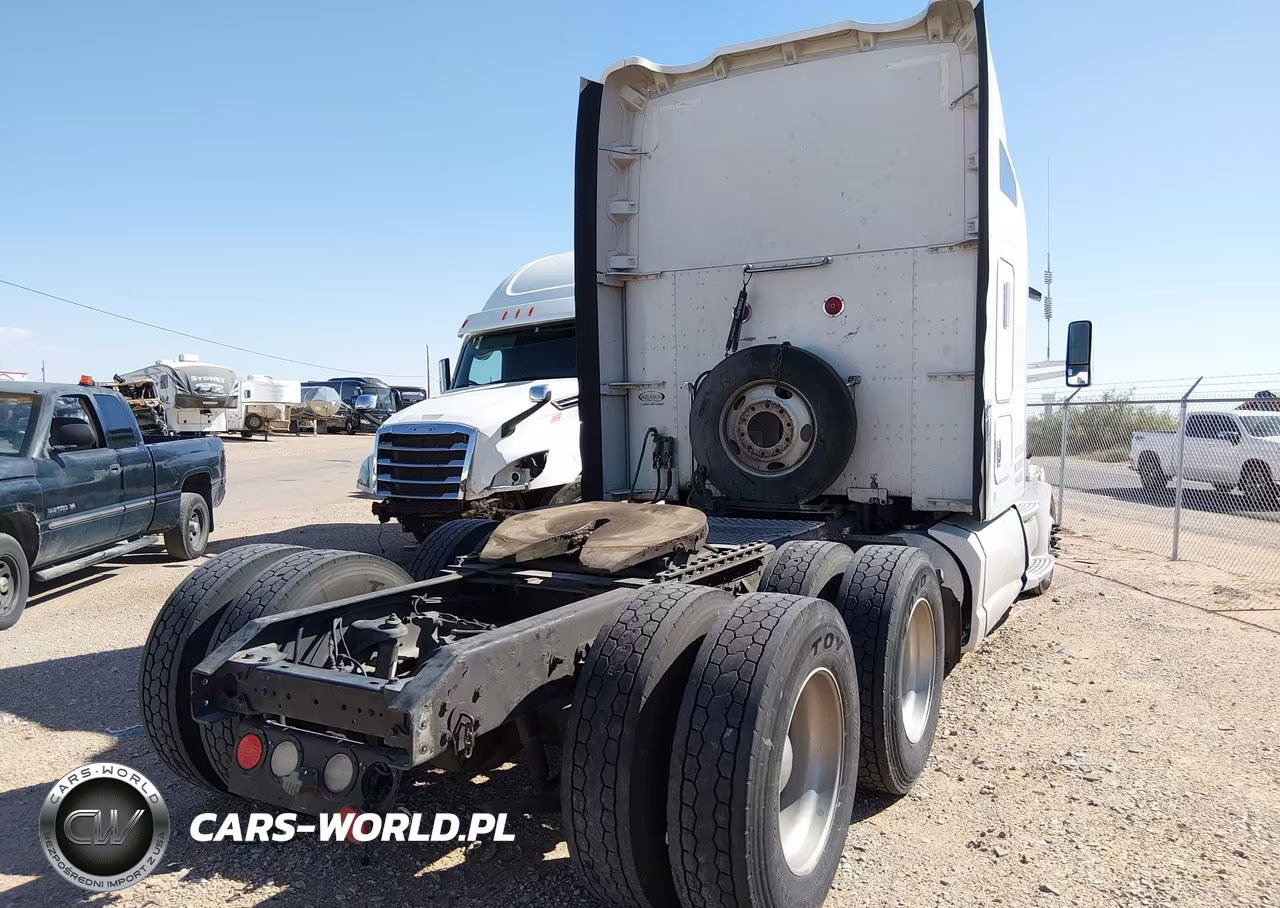 2015 Kenworth Construction T680 VIN:1XKYD49XXFJ442693 - 4