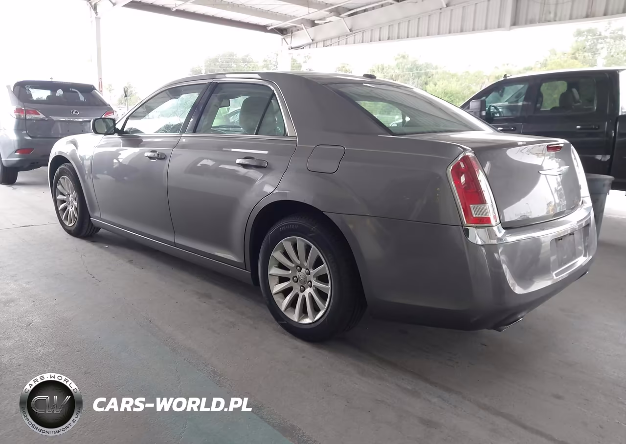 2012 Chrysler 300 VIN:2C3CCAAG1CH138463 - 3