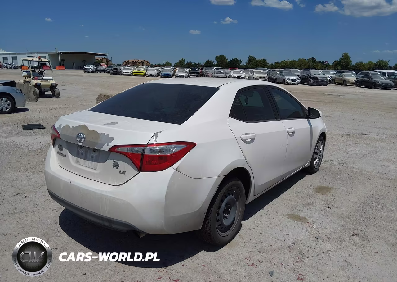 2014 Toyota Corolla Le VIN:5YFBURHE6EP010806 - 4