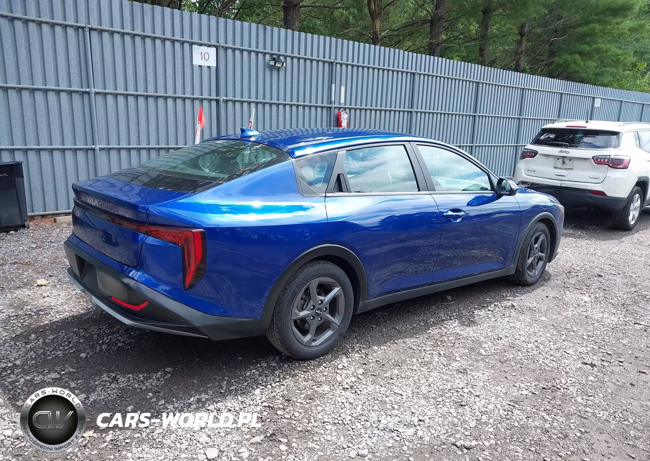2025 Kia K4 Lxs VIN:3KPFT4DE3SE127009 - 4