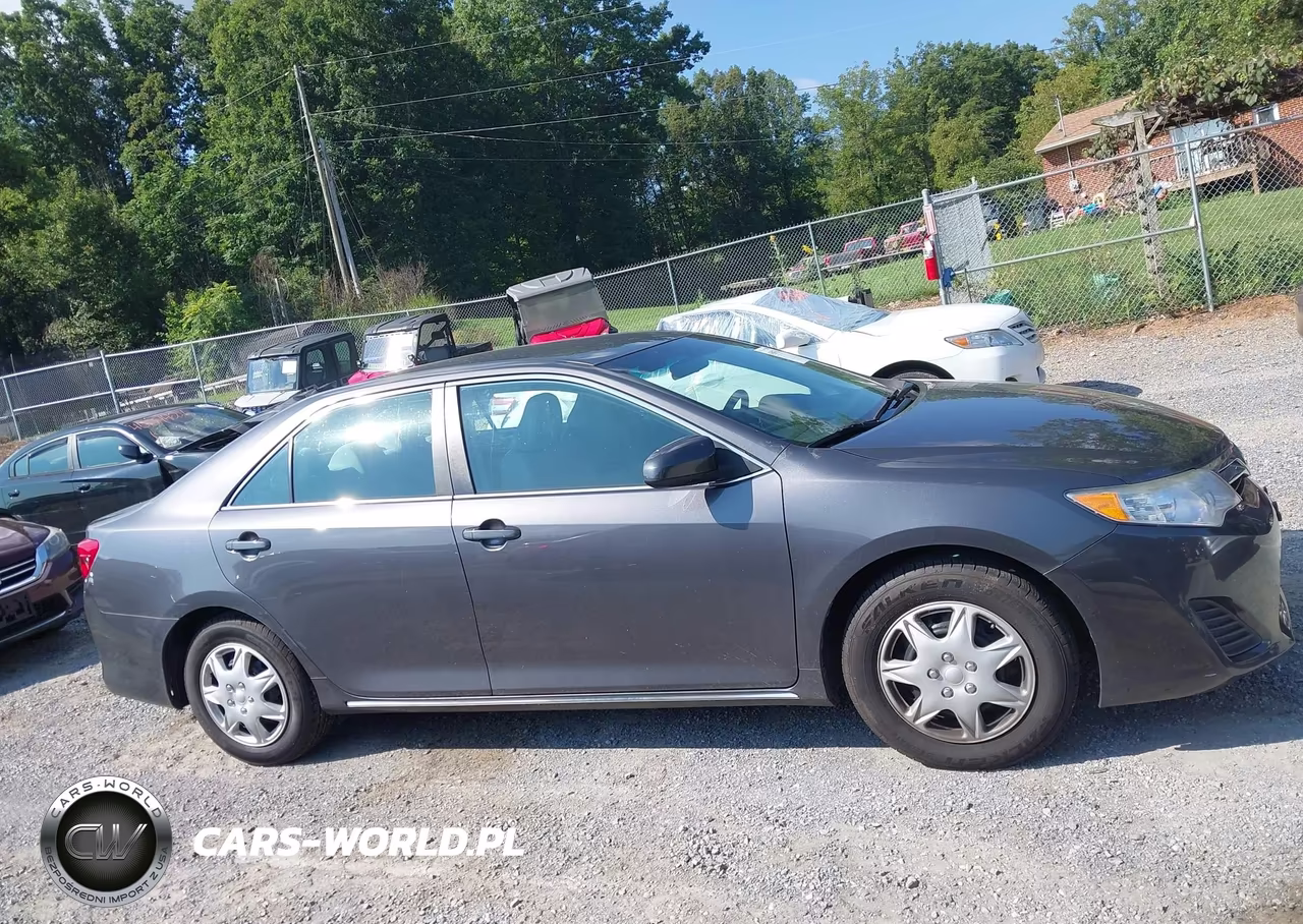 2014 Toyota Camry Le VIN:4T4BF1FK9ER369429 - 14