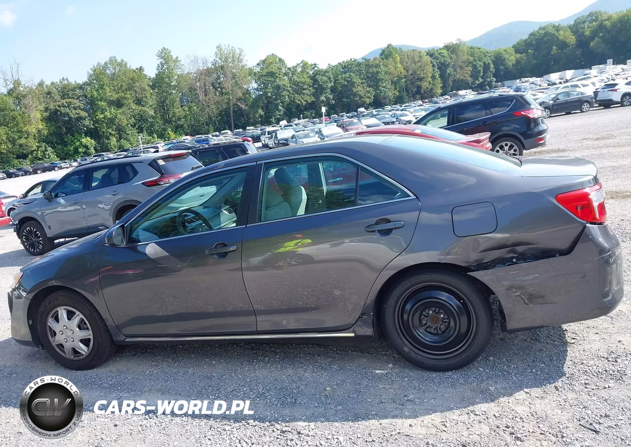 2014 Toyota Camry Le VIN:4T4BF1FK9ER369429 - 15