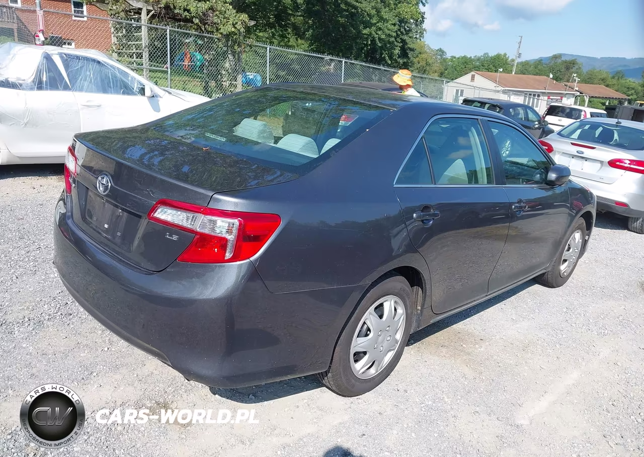 2014 Toyota Camry Le VIN:4T4BF1FK9ER369429 - 4